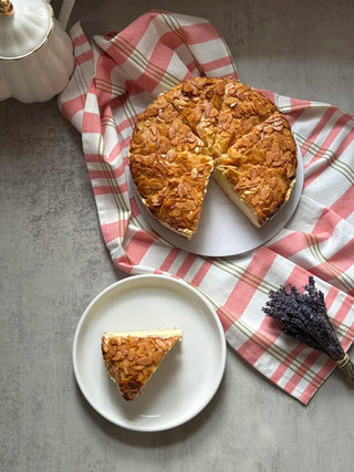 What’s in a Bee Sting Cake (Bienenstich)?