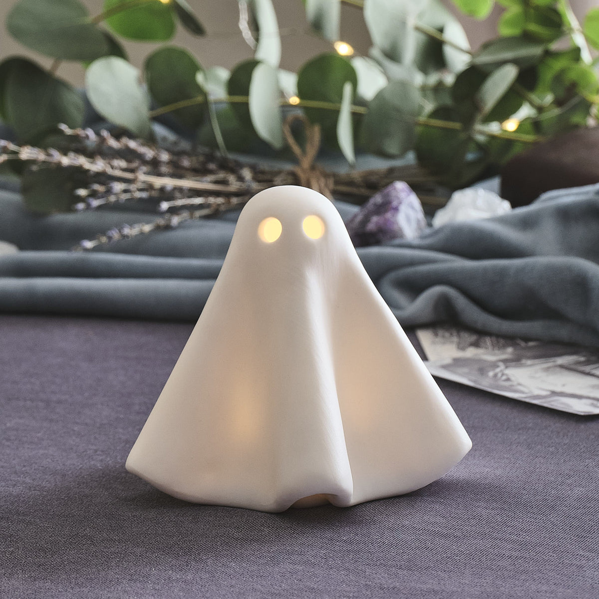  LED-Halloween-Deko aus Porzellan – Gerald der Geist