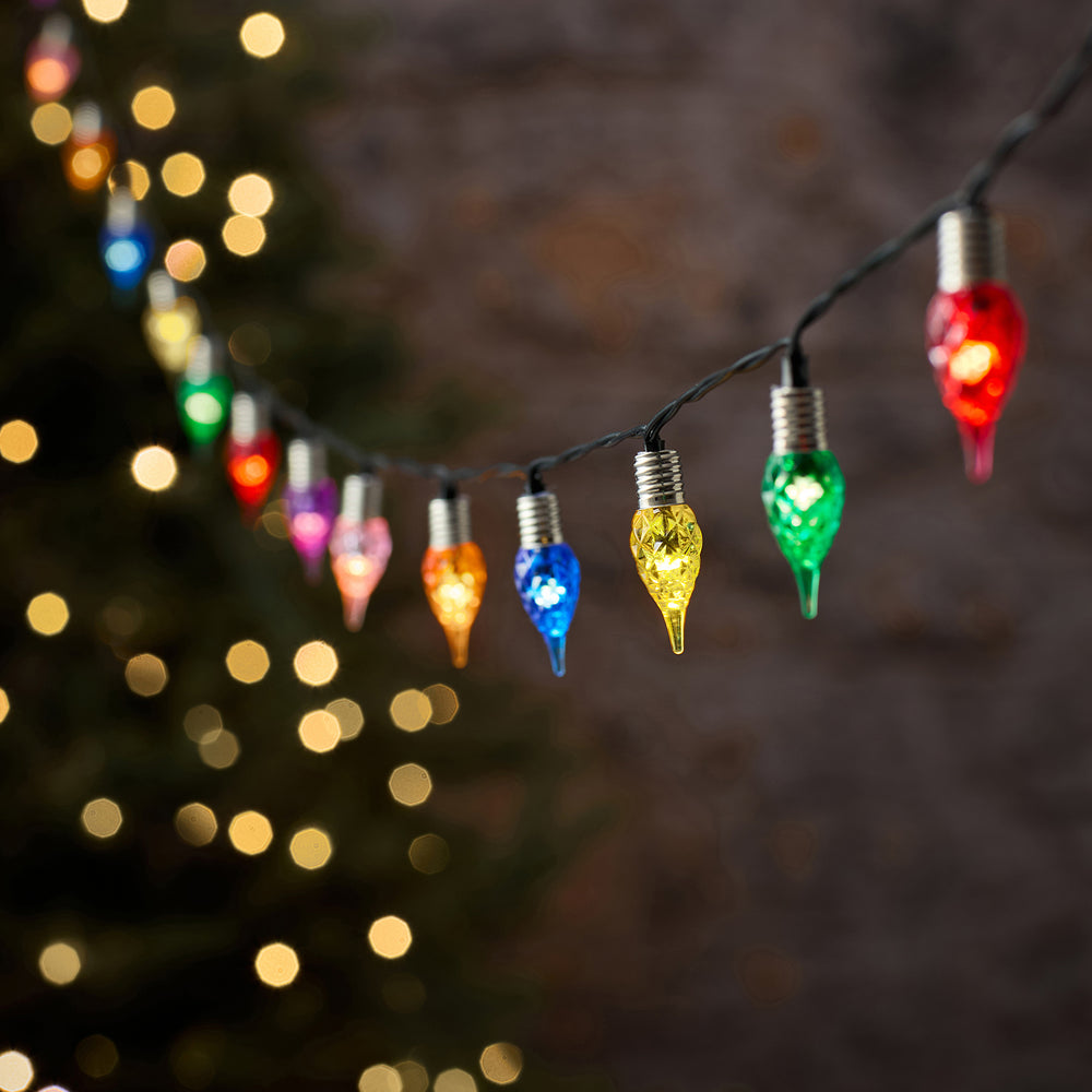 Bunte LED-Tropfen-Lichterkette mit 50 farbigen Glastropfen leuchtet im Dunkeln
