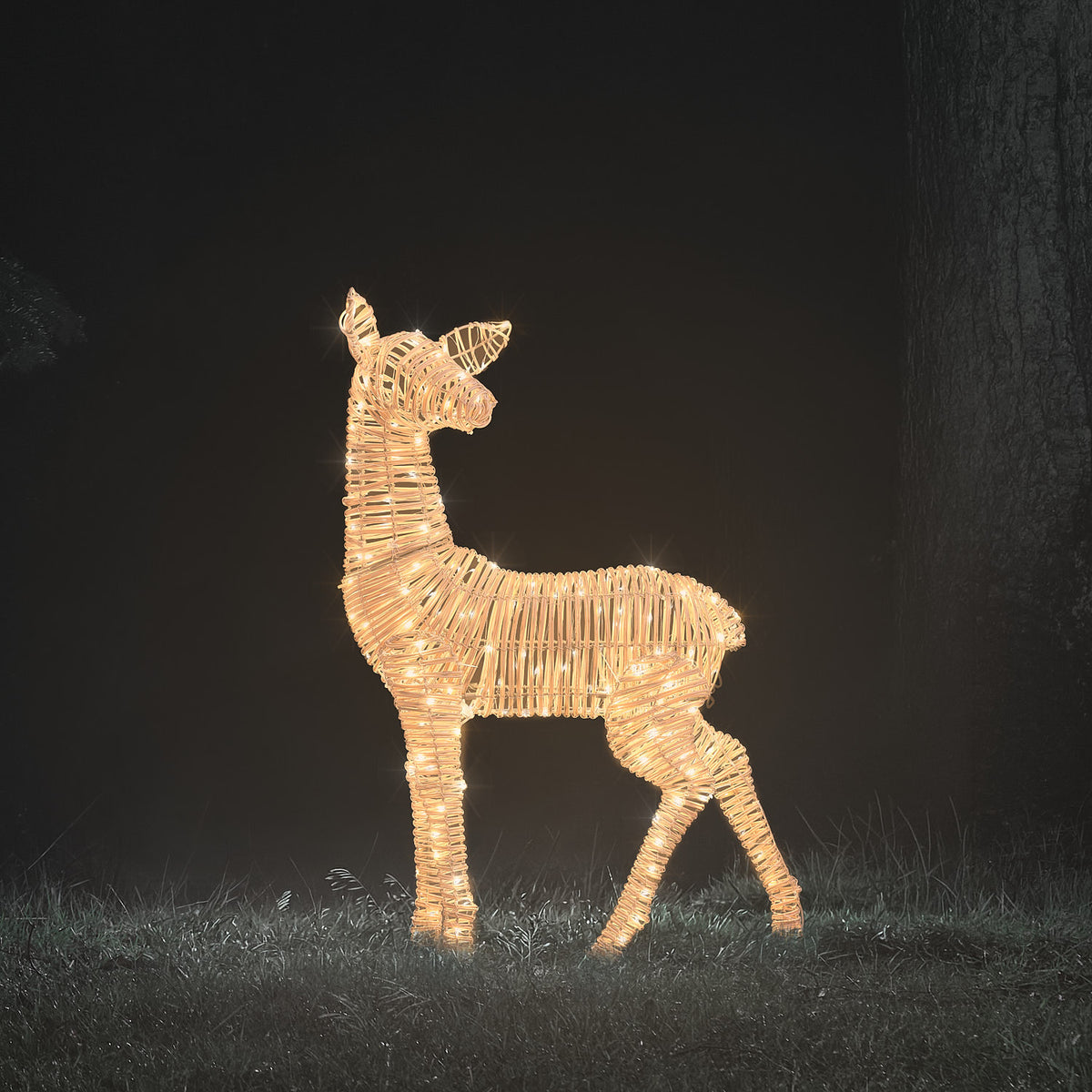 Leyburn Rattan Bicolor LED-Rehkitz mit 200 Mikro-LEDs und Timer in Warmweiß