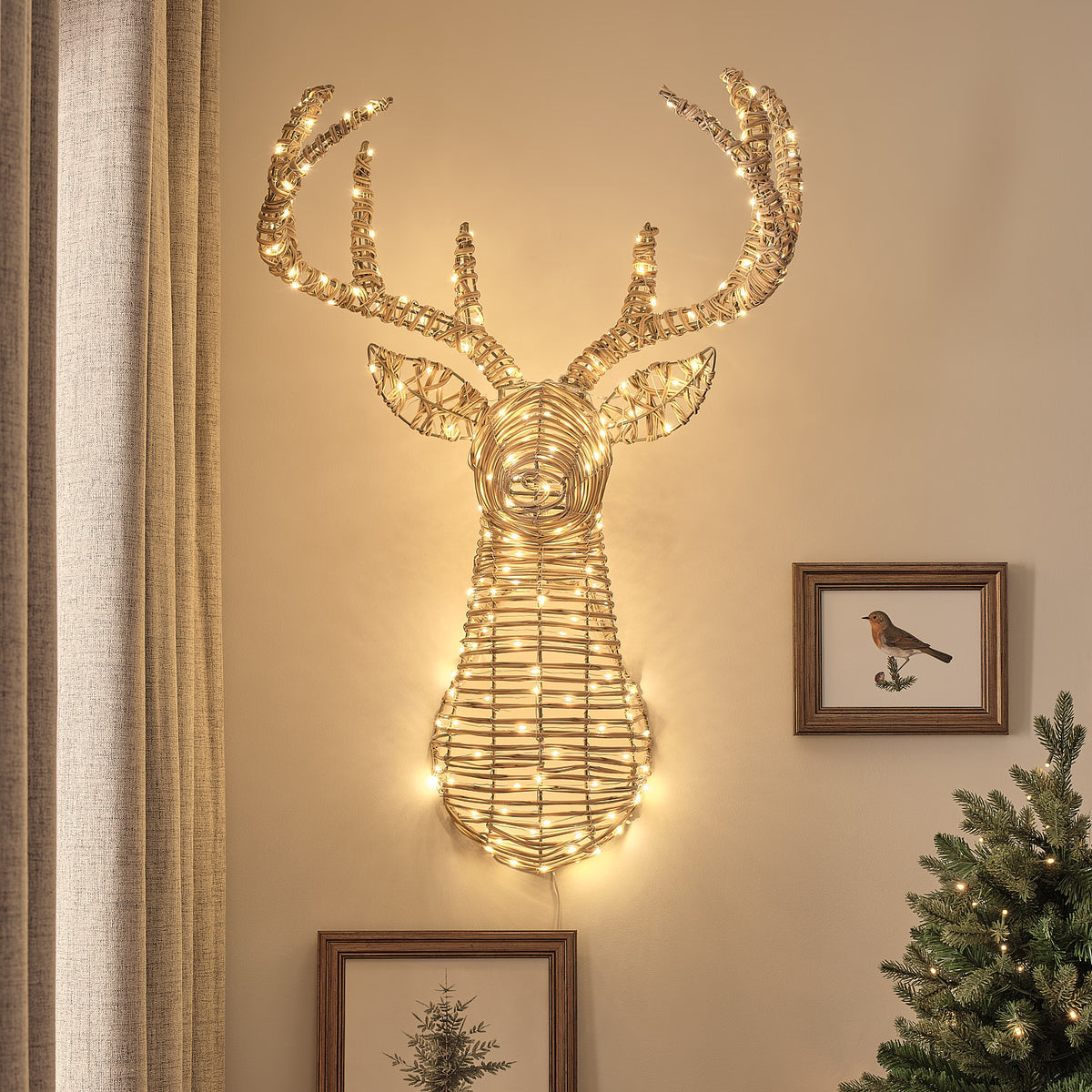 87 cm Leyburn LED-Hirschkopf aus Rattan mit 230 Bicolor LEDs für den Außenbereich im Haus in Warmweiß