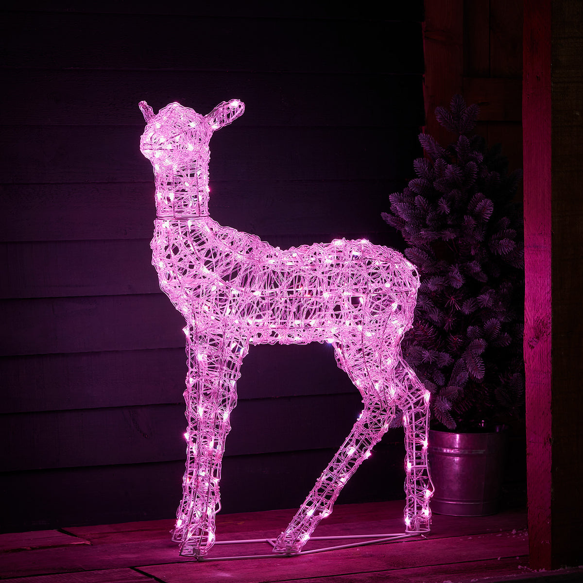 Großes LED-Rentier Hirschkuh Swinsty mit Farbwechsel und Fernbedienung in Pink