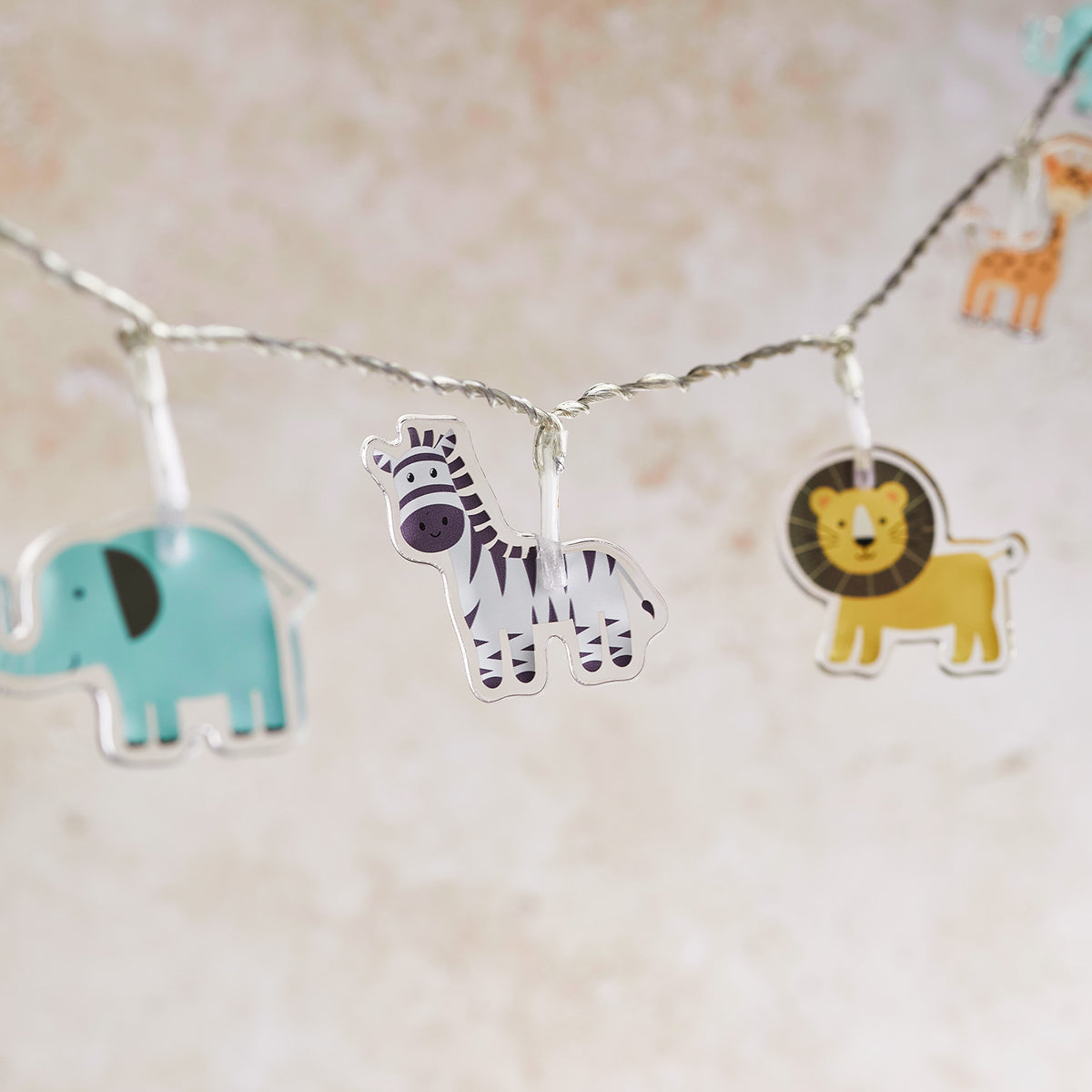 Safari Lichterkette mit Acrylfiguren von Elefant, Zebra und Löwe ohne Beleuchtung