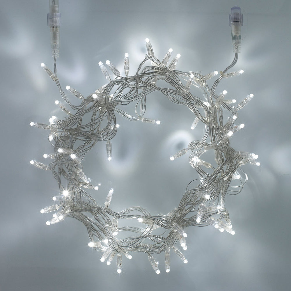 Weiße LED Lichterkette mit transparentem Kabel in Kreisform leuchtend